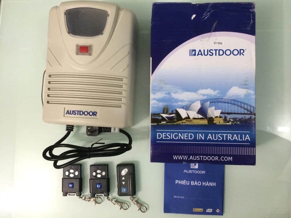 Bộ Hộp Điều Khiển Cửa Cuốn Austdoor AD901 cửa tấm liền có 2 tay remote điều khiển từ xa DK1 giá 4.030.000vnđ/bộ